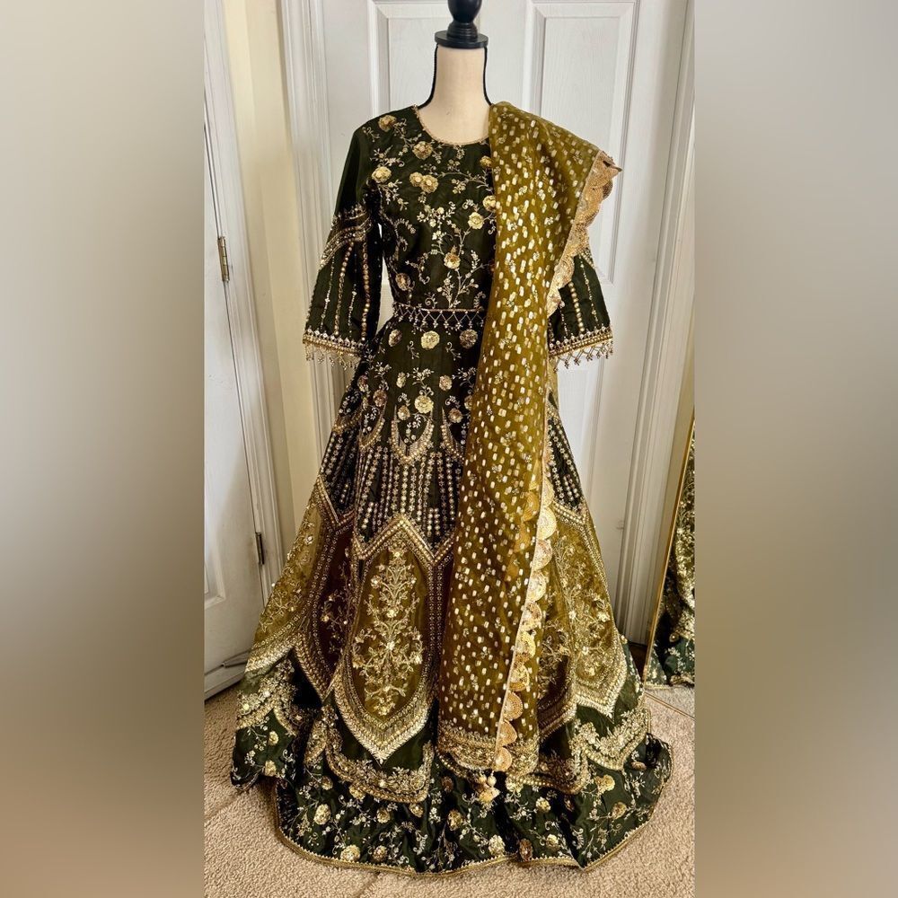 MOHSIN NAVEED RANJHA COUTURE PAKISTANI AUTHENTIC DESIGNER WEDDING FORMAL DRESS - Picture 11 of 14